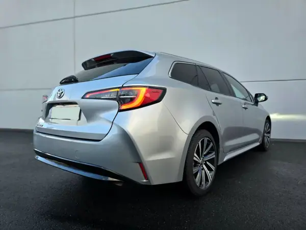 Toyota Corolla Touring Sports 2022 - 20990 EUR, 70000 km - AUTO.MOTO.pt - 70000km - foto 6 de 28