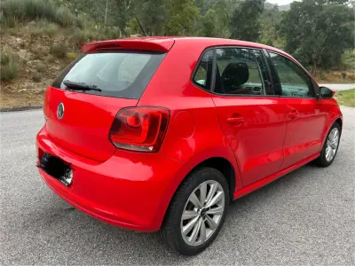 Volkswagen Polo 2010 - 7900 EUR, 152000 km - AUTO.MOTO.pt - 152000km - foto 6 de 12