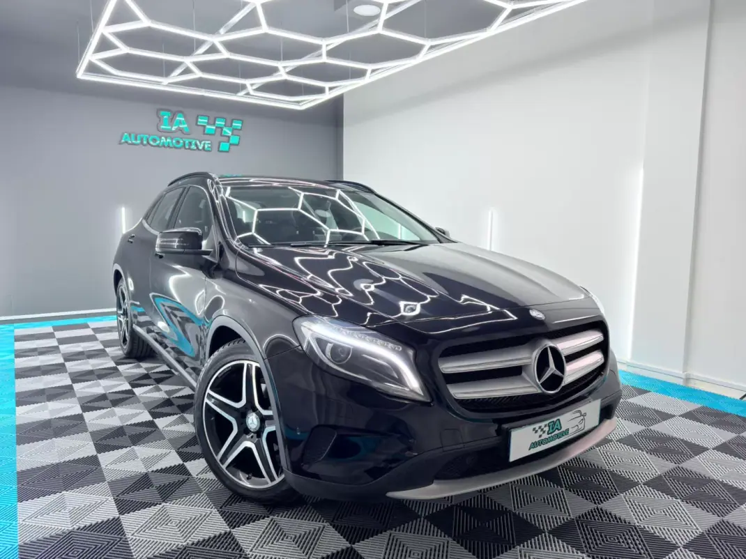 Mercedes-Benz GLA 200 2015 - 17000 EUR, 194000 km - AUTO.MOTO.pt - 194000km - foto 3 de 21