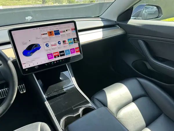 Tesla Model 3 2019 - 21900 EUR, 86000 km - AUTO.MOTO.pt - 86000km - foto 34 de 64