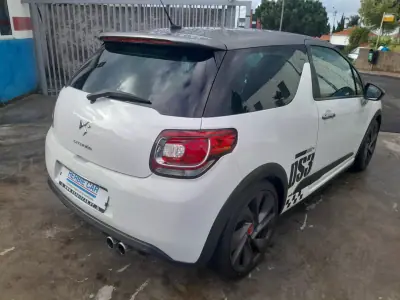 Citroën DS3 2012 - 16900 EUR, 132000 km - AUTO.MOTO.pt - 132000km - foto 4 de 17