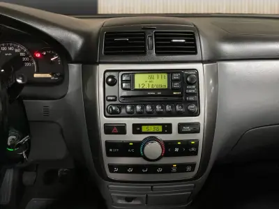 Toyota Avensis Verso 2003 - 6450 EUR, 273631 km - AUTO.MOTO.pt - 273631km - foto 11 de 20