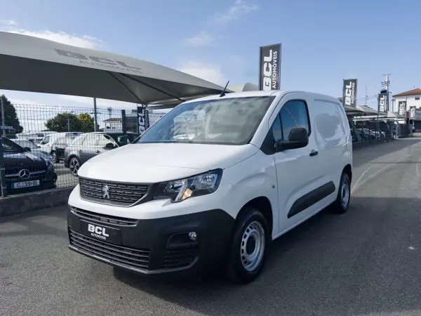 Peugeot Partner 2019 - 12990 EUR, 141000 km - AUTO.MOTO.pt - 141000km - foto 3 de 30