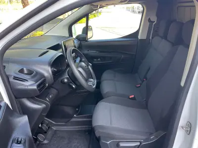 Citroën Berlingo 2021 - 12300 EUR, 118000 km - AUTO.MOTO.pt - 118000km - foto 19 de 38