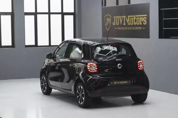 Smart ForFour 2015 - 9500 EUR, 155670 km - AUTO.MOTO.pt - 155670km - foto 34 de 36