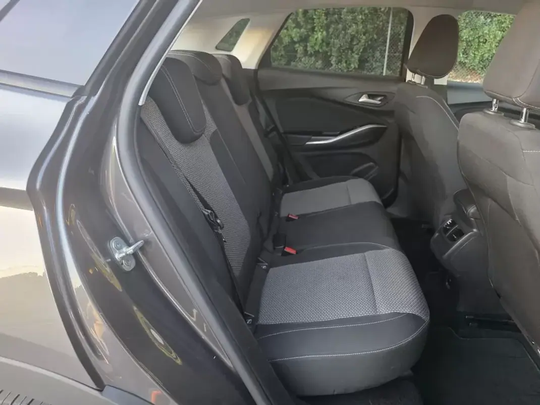 Opel Grandland X 2020 - 15499 EUR, 108544 km - 108544km - foto 30 de 34