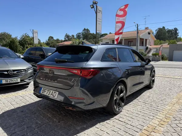 Cupra Leon 1.4 e-Hybrid MID DSG 2023 Hybrid Plug-In