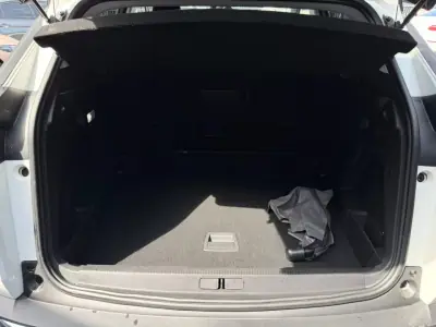 Peugeot 3008 2017 - 17500 EUR, 86000 km - AUTO.MOTO.pt - 86000km - foto 10 de 12