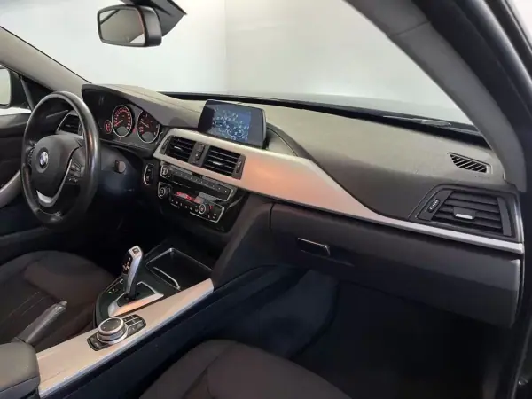 BMW 418 Gran Coupé 2020 - 23500 EUR, 79000 km - AUTO.MOTO.pt - 79000km - foto 14 de 31