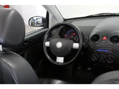 Volkswagen New Beetle Cabriolet 2007 - 7990 EUR, 161340 km - AUTO.MOTO.pt - 161340km - foto 7 de 19