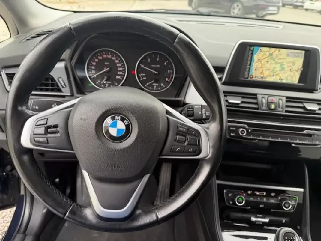 BMW 216 Active Tourer 2015 - 16000 EUR, 170700 km - AUTO.MOTO.pt - 170700km - foto 14 de 24