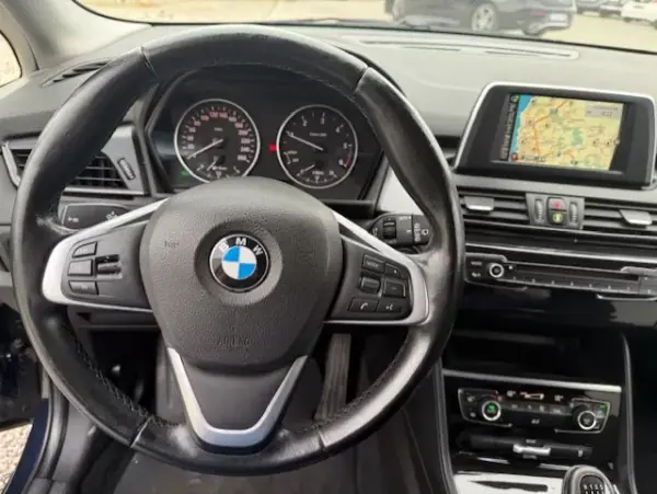 BMW 216 Active Tourer 2015 - 16000 EUR, 170700 km - AUTO.MOTO.pt - 170700km - foto 14 de 24