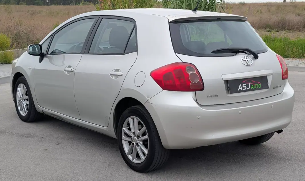 Toyota Auris 2009 - 4750 EUR, 291081 km - 291081km - foto 6 de 17