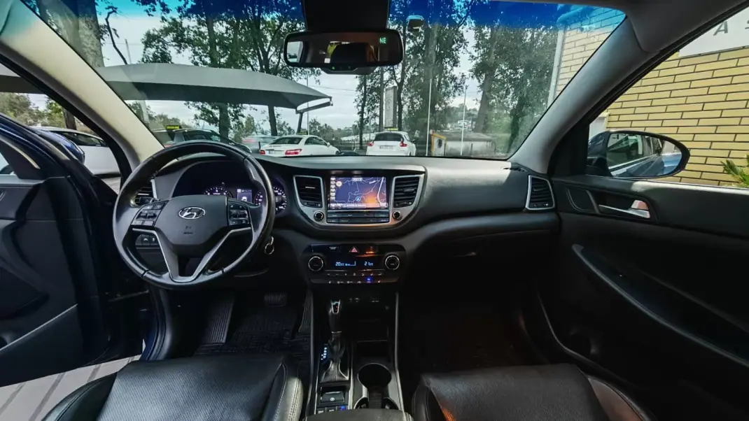 Hyundai Tucson 2018 - 14900 EUR, 297625 km - AUTO.MOTO.pt - 297625km - foto 16 de 17