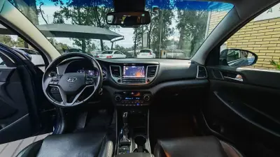 Hyundai Tucson 2018 - 14900 EUR, 297625 km - AUTO.MOTO.pt - 297625km - foto 16 de 17