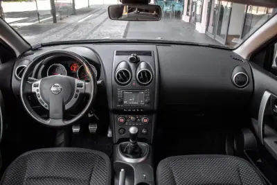 Nissan Qashqai 2010 - 7990 EUR, 159461 km - AUTO.MOTO.pt - 159461km - foto 28 de 34