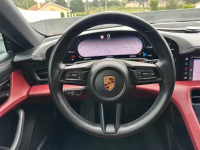 Porsche Taycan 2020 - 49900 EUR, 100000 km - AUTO.MOTO.pt - 100000km - foto 34 de 61