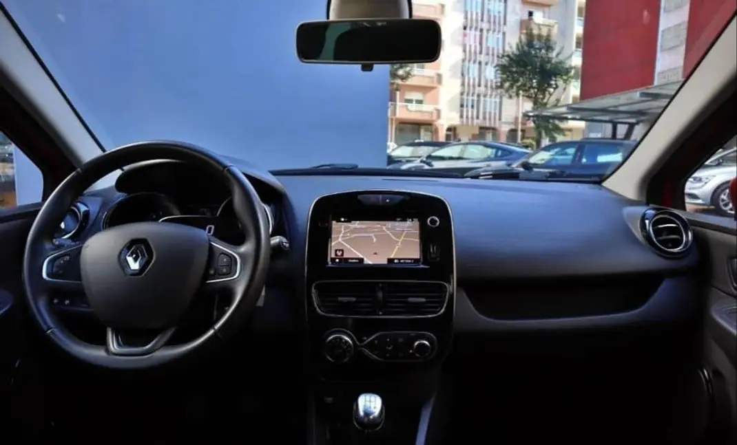 Renault Clio 2019 - 12800 EUR, 47000 km - 47000km - foto 9 de 14