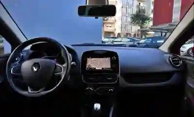 Renault Clio 2019 - 12800 EUR, 47000 km - 47000km - foto 9 de 14