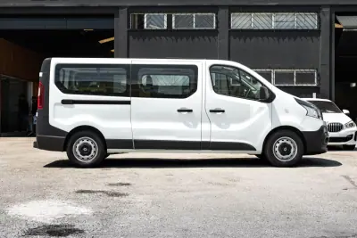 Renault Trafic 2016 - 21900 EUR, 152992 km - AUTO.MOTO.pt - 152992km - foto 2 de 16