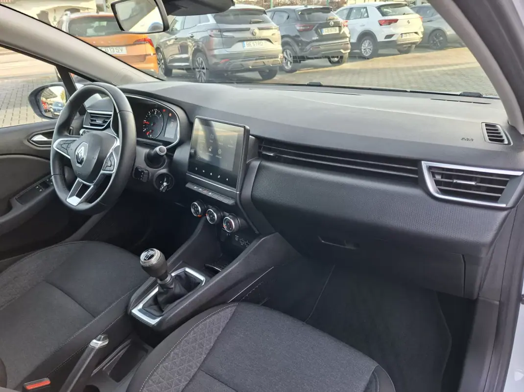 Renault Clio 2019 - 15000 EUR, 62800 km - AUTO.MOTO.pt - 62800km - foto 29 de 32