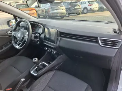 Renault Clio 2019 - 15000 EUR, 62800 km - AUTO.MOTO.pt - 62800km - foto 29 de 32