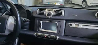 Smart Fortwo Cabrio 2012 - 5999 EUR, 120400 km - AUTO.MOTO.pt - 120400km - foto 5 de 6
