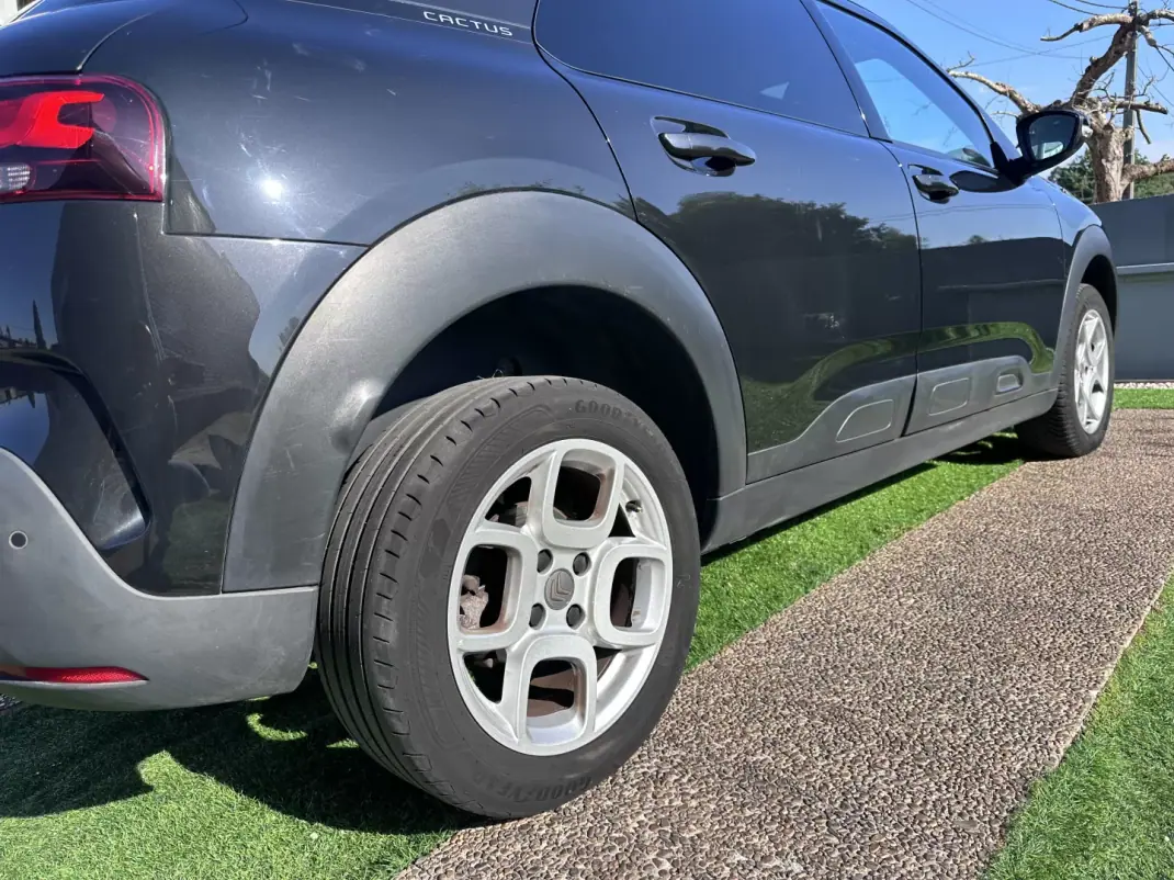 Citroën C4 Cactus 2018 - 11900 EUR, 180000 km - AUTO.MOTO.pt - 180000km - foto 23 de 47