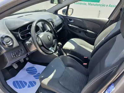 Renault Clio 2014 - 8950 EUR, 137482 km - AUTO.MOTO.pt - 137482km - foto 15 de 26
