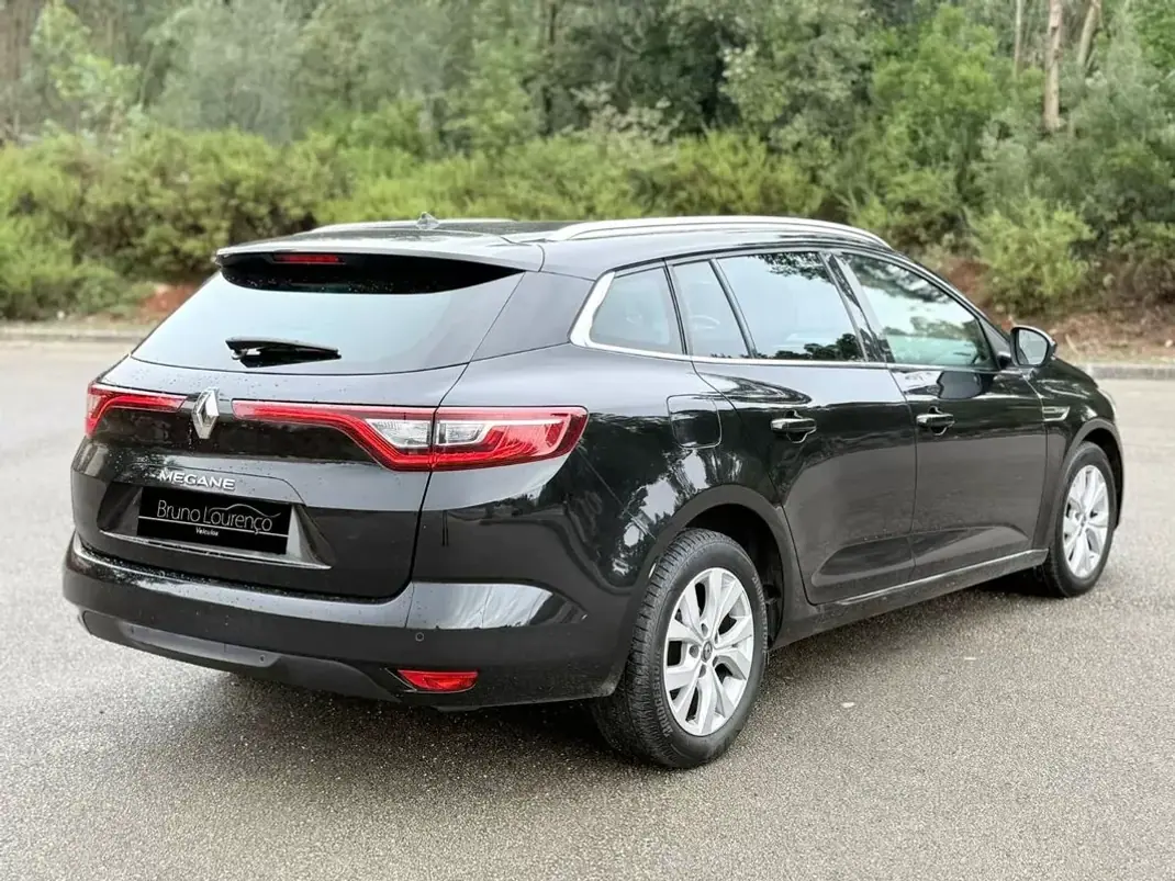 Renault Mégane Sport Tourer 2019 - 12900 EUR, 128050 km - AUTO.MOTO.pt - 128050km - foto 18 de 18