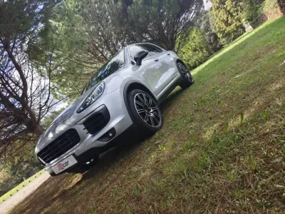 Porsche Cayenne 2016 — foto 6 de 42