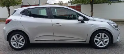 Renault Clio 2020 - 12900 EUR, 133500 km - AUTO.MOTO.pt - 133500km - foto 7 de 16