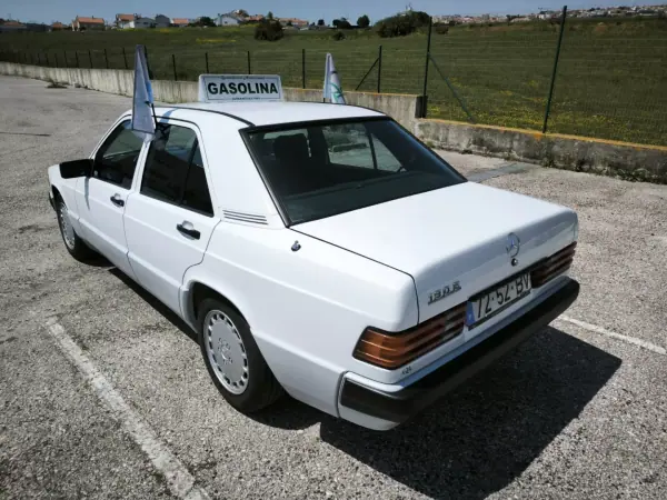 Mercedes-Benz 1993 - 9950 EUR, 89439 km - AUTO.MOTO.pt - 89439km - foto 4 de 60