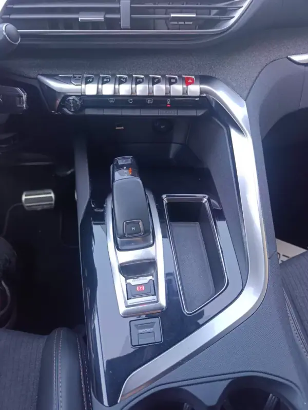 Peugeot 3008 2017 - 17250 EUR, 150000 km - AUTO.MOTO.pt - 150000km - foto 12 de 17