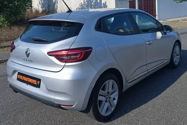 Renault Clio 2020 - 12990 EUR, 40700 km - 40700km - foto 7 de 17