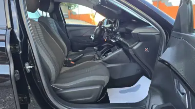 Peugeot 208 2019 - 13950 EUR, 39390 km - AUTO.MOTO.pt - 39390km - foto 13 de 19