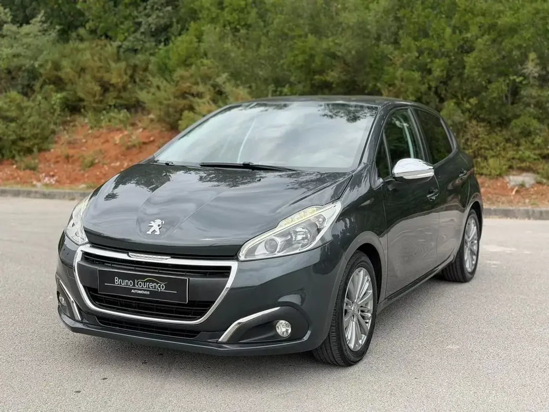 Peugeot 208 2017 - 10900 EUR, 72148 km - 72148km - foto 10 de 17