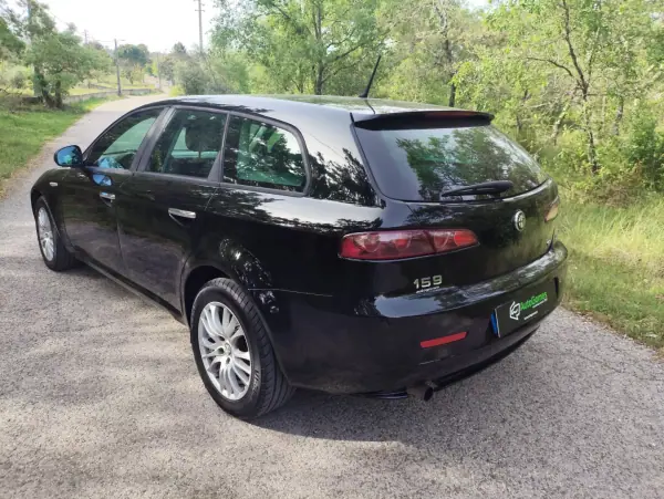 Alfa Romeo 159 Sportwagon 2010 - 7500 EUR, 267600 km - AUTO.MOTO.pt - 267600km - foto 8 de 17