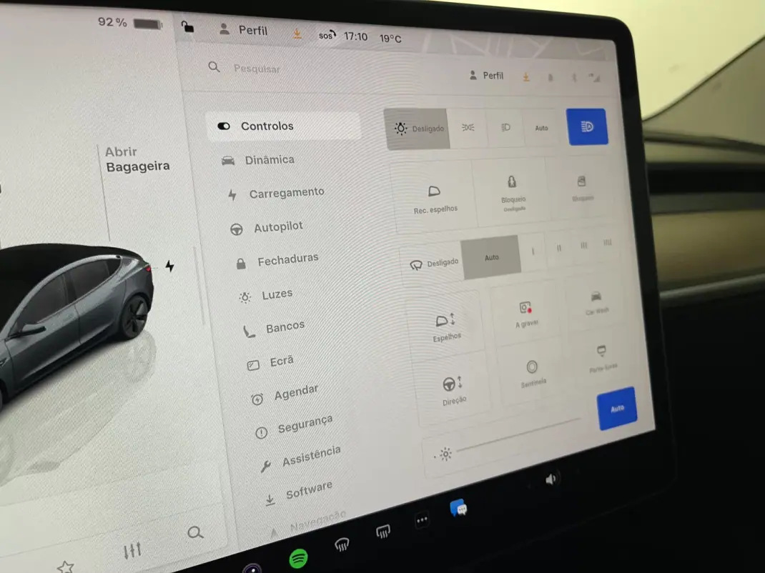 Tesla Model 3 2022 - 29500 EUR, 56000 km - AUTO.MOTO.pt - 56000km - foto 25 de 42