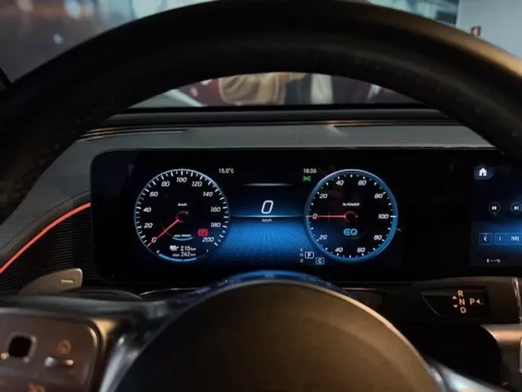 Mercedes-Benz EQC 2022 - 34750 EUR, 153419 km - AUTO.MOTO.pt - 153419km - foto 12 de 19