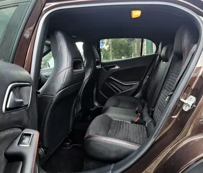 Mercedes-Benz GLA 180 2015 - 21500 EUR, 160000 km - AUTO.MOTO.pt - 160000km - foto 29 de 31