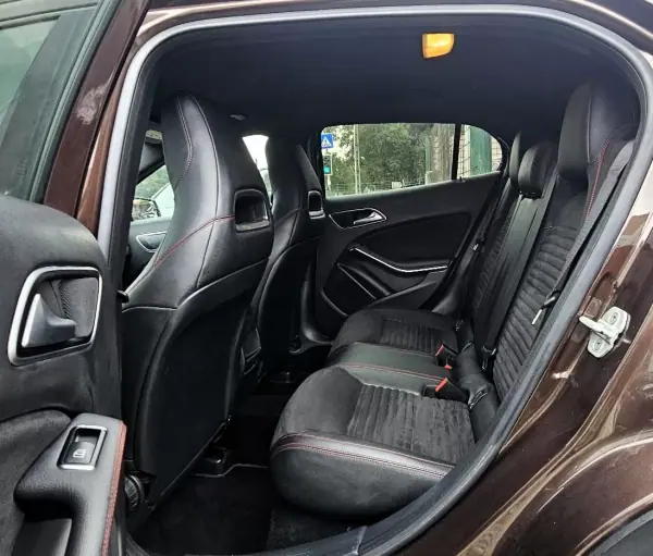 Mercedes-Benz GLA 180 2015 - 21500 EUR, 160000 km - AUTO.MOTO.pt - 160000km - foto 29 de 31