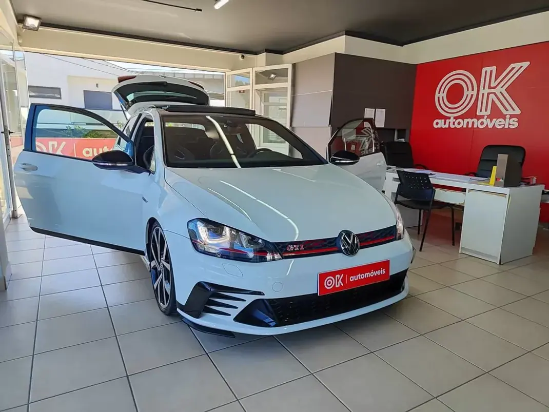 Volkswagen Golf 2017 - 30750 EUR, 76500 km - AUTO.MOTO.pt - 76500km - foto 19 de 35