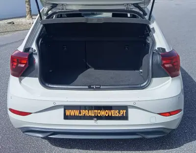 Volkswagen Polo 2023 - 14490 EUR, 125000 km - AUTO.MOTO.pt - 125000km - foto 9 de 18