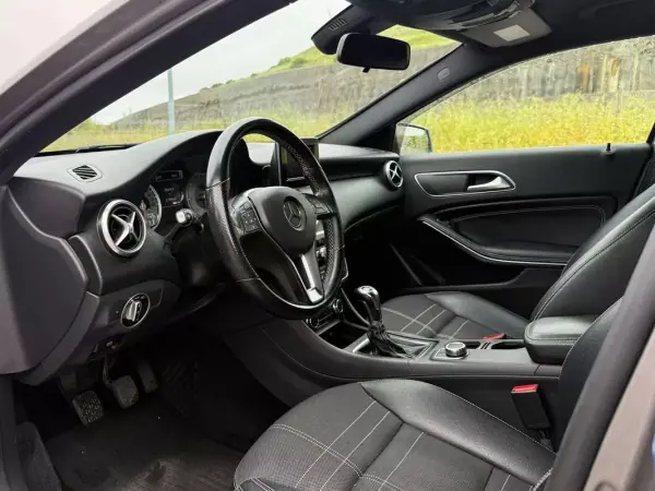 Mercedes-Benz A 180 2013 - 13490 EUR, 225000 km - AUTO.MOTO.pt - 225000km - foto 4 de 12