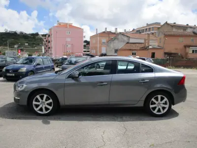 Volvo S60 2016 - 11500 EUR, 236000 km - AUTO.MOTO.pt - 236000km - foto 5 de 11