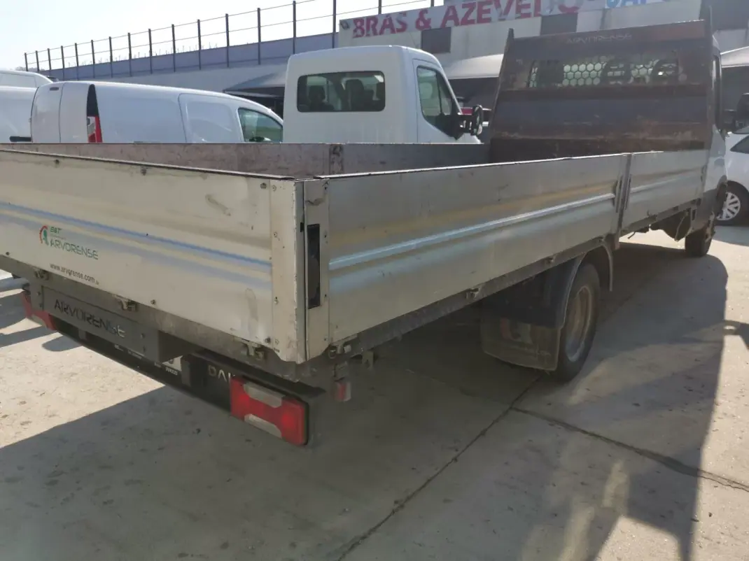 Iveco 2015 - 15000 EUR, 278000 km - AUTO.MOTO.pt - 278000km - foto 3 de 5