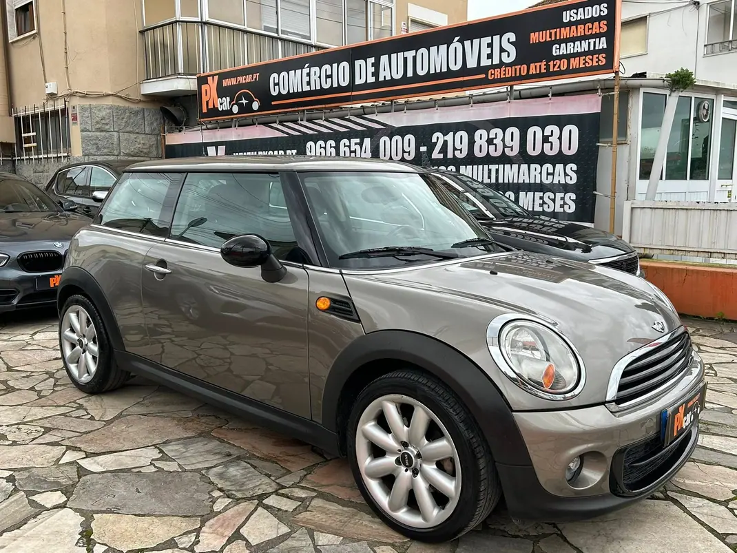 MINI One 2011 - 8700 EUR, 220000 km - AUTO.MOTO.pt - 220000km - foto 11 de 31