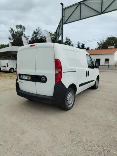 Opel COMBO 2018 - 11900 EUR, 170000 km - AUTO.MOTO.pt - 170000km - foto 11 de 11