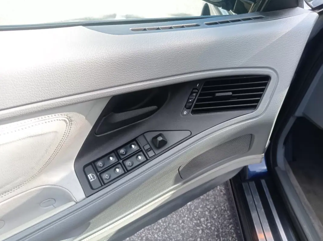 BMW 850 1991 - 45000 EUR, 155000 km - AUTO.MOTO.pt - 155000km - foto 9 de 14
